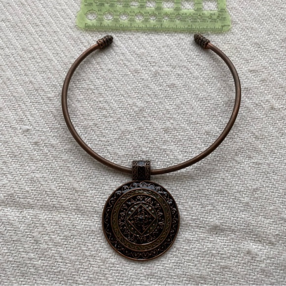 Necklace and earrings set - Picture 4 of 6